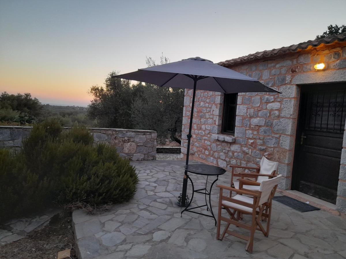 The Two Carob Trees, Traditional Stonehouse, Nikandri, Pirgos Diros Διαμέρισμα Lefkias Εξωτερικό φωτογραφία